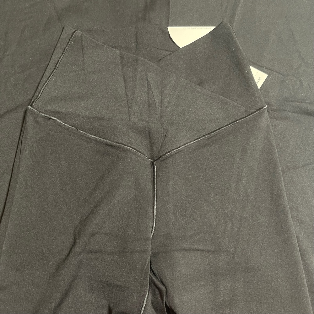 OFFLINE By Aerie Hi-Rise Cross-over Flare Leggings - Black - Size M - Picture 4 of 9